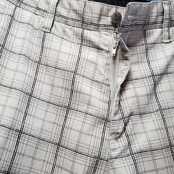 VOLCOM Corpo Class Shorts Men Size 33 Black/Light Grey Stripe - Picture 10 of 13